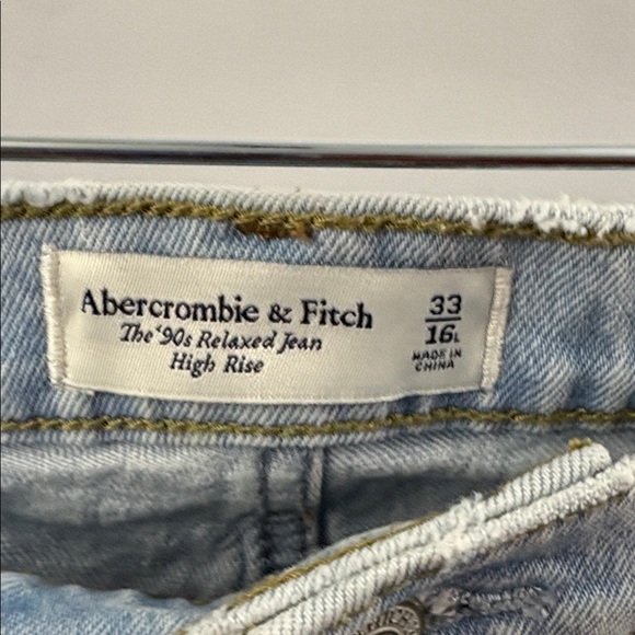 Women’s Abercrombie & Fitch 90s Relaxed High Rise Light Wash Size 33/16L - Picture 5 of 12
